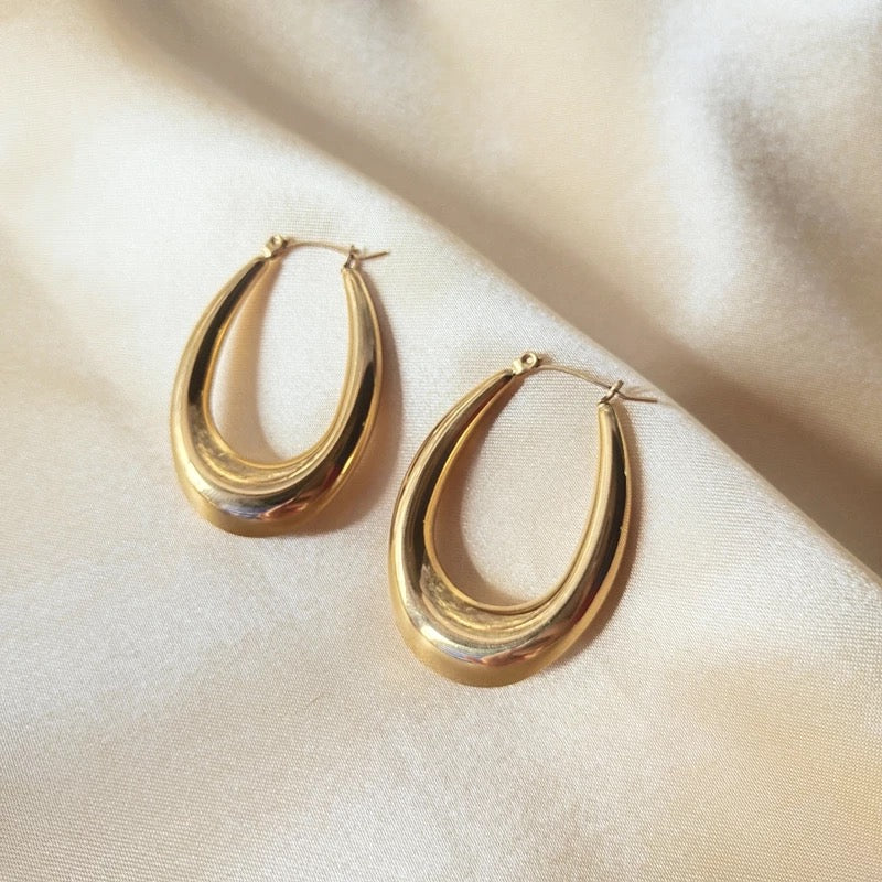 Versil 14K Gold Polished Twisted Oval Hollow Hoop Earrings